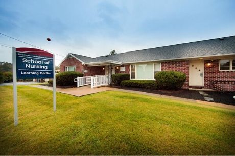 Exterior of Geisinger Lewistown Hospital School of Nursing.