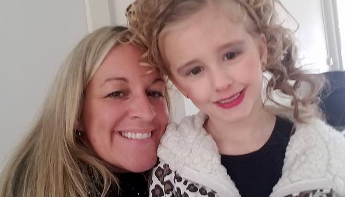 Amanda Dunnen and daughter