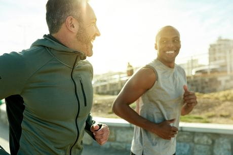 People jogging while talking about donating a kidney